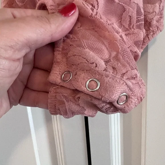 NWOT. Girls lace bodysuit - Picture 3 of 4